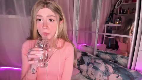 from wonderland online show from February 26, 4:17 pm