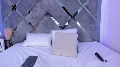 Alice  online show from January 27, 5:58 pm