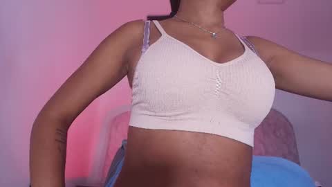 Snapshot of alicia_kyse chatting on June 25, 3:06 am Alicia Kyse online show from June 25, 3:06 am
