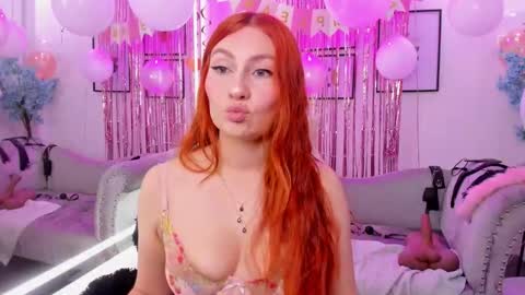 Snapshot of alicia_leclair chatting on October 18, 4:37 am alicia online show from October 18, 4:37 am