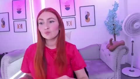 Snapshot of alicia_leclair chatting on November 26, 3:40 am alicia online show from November 26, 3:40 am