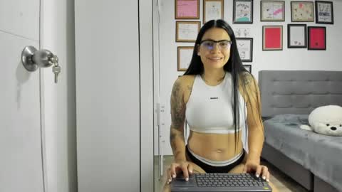 alicia_rainbow online show from August 9, 3:55 am