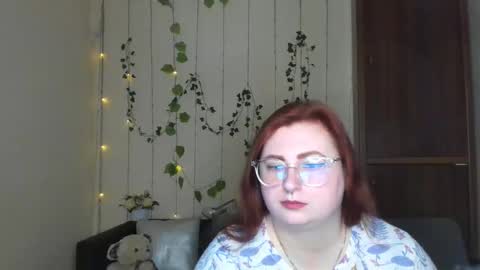 Alicia online show from April 18, 11:25 am