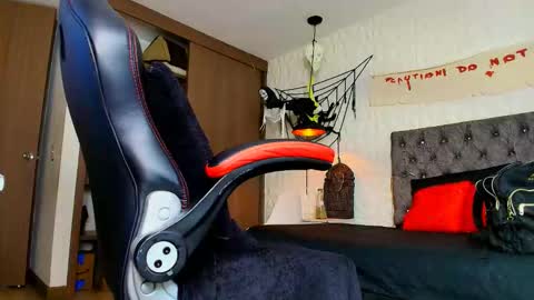 Snapshot of alicia_wonder_dl chatting on October 21, 11:44 am Ali online show from October 21, 11:44 am