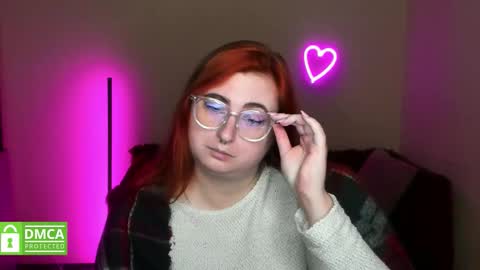 Snapshot of aliciaaared_kis chatting on November 6, 6:58 am Alicia online show from November 6, 6:58 am