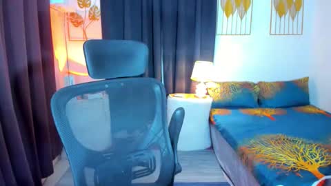 aliciacum online show from October 1, 4:57 pm