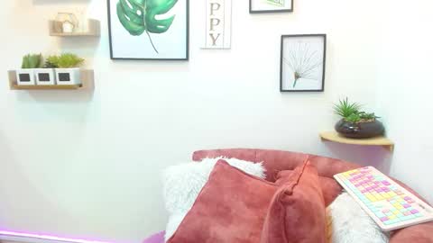 aliciacute    online show from October 16, 7:04 pm