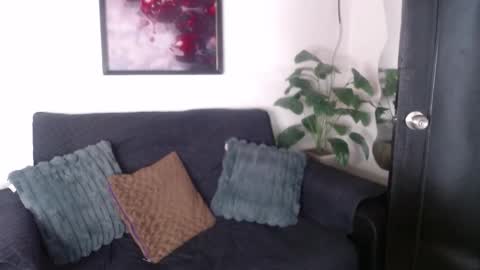 aliciacute    online show from March 7, 8:17 pm