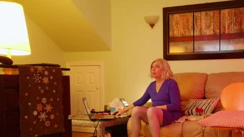 Alicia deHart  Help me reach 1000 Followers. Its FREE online show from April 7, 11:26 pm
