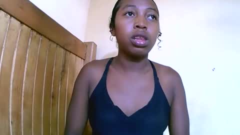 Snapshot of alicianah chatting on December 5, 7:28 am alicianah online show from December 5, 7:28 am