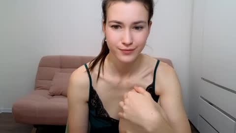 alicianoveli online show from December 14, 8:13 am