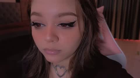 aliciawonderland__ online show from February 10, 5:09 pm