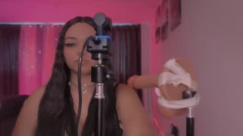 aliciawonderland__ online show from February 19, 3:49 pm