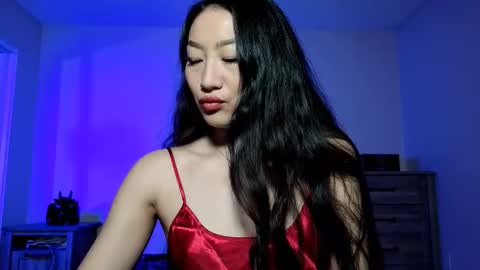 Alicia Hebi online show from November 26, 2:40 pm