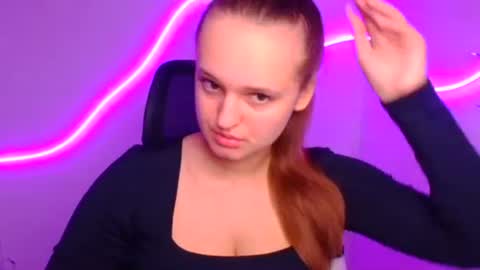 Snapshot of alicie_dream_ chatting on October 6, 11:29 am Alicie online show from October 6, 11:29 am