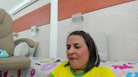 im tutti online show from December 17, 1:33 am