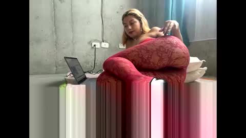 Snapshot of alicie_oconoor chatting on May 14, 9:21 pm Karla Oconoor online show from May 14, 9:21 pm