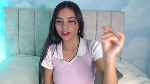 Snapshot of aliclark chatting on February 13, 7:10 pm Aliclark online show from February 13, 7:10 pm