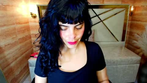 Snapshot of alie_martin_r chatting on April 20, 7:48 pm Alie online show from April 20, 7:48 pm