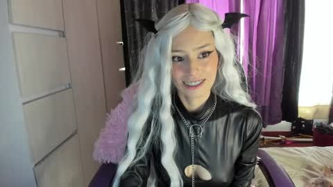 Aiko  Independent Model  online show from February 20, 8:36 pm