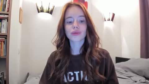 aliensi online show from September 15, 7:47 pm