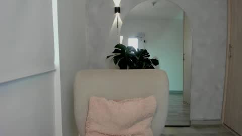 Ali  online show from April 25, 11:13 am