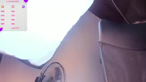 Snapshot of aliice_smithh chatting on February 12, 4:55 pm Alice online show from February 12, 4:55 pm