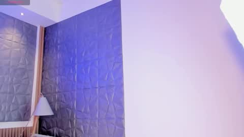 Snapshot of aliice_smithh chatting on September 13, 7:35 pm Alice online show from September 13, 7:35 pm