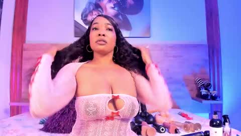 Snapshot of aliisson_cruz chatting on November 4, 12:26 pm Alisson online show from November 4, 12:26 pm