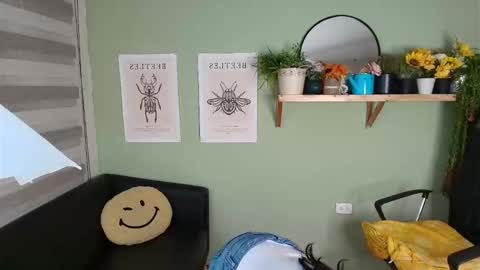 Snapshot of aliiz_01 chatting on February 21, 12:05 am Camii online show from February 21, 12:05 am