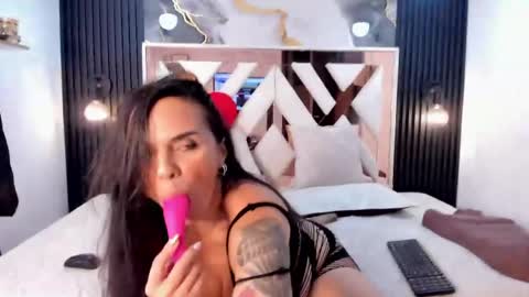 Ali Johansonn online show from April 21, 12:12 am