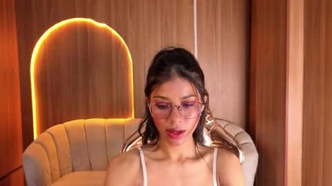 alina_b_ online show from April 20, 8:10 pm
