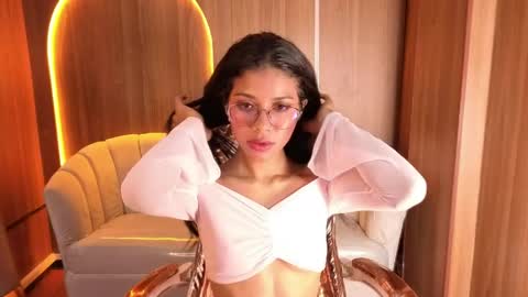 alina_b_ online show from April 21, 1:42 am