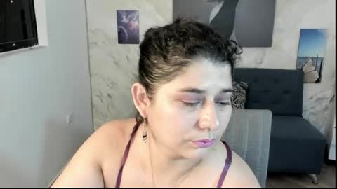 alinabozz1 online show from June 12, 5:17 am