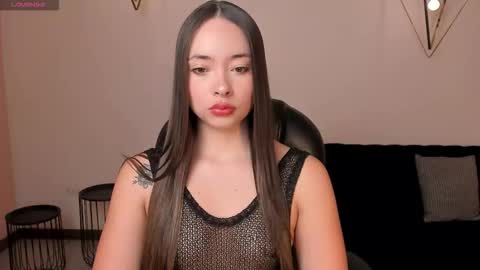 alinakravitz_ online show from November 7, 12:16 pm