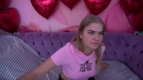 Snapshot of alinalemon chatting on February 8, 8:34 pm Alina online show from February 8, 8:34 pm