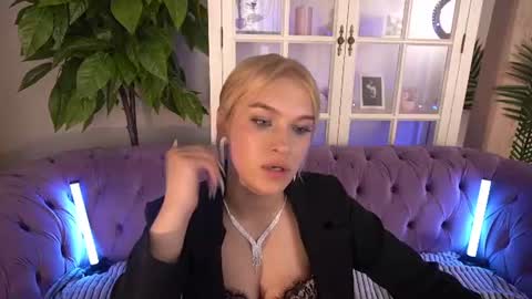 Alina online show from June 9, 7:25 pm
