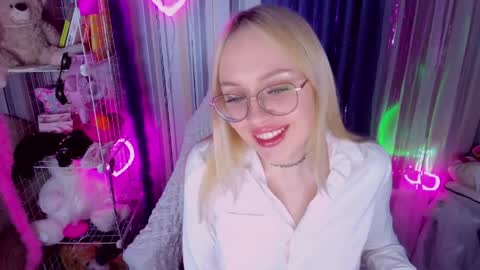 alinaocean online show from April 22, 5:36 pm