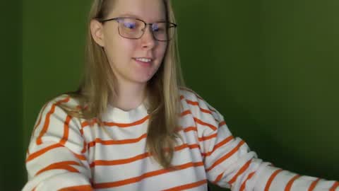 alinasei online show from June 19, 6:07 am