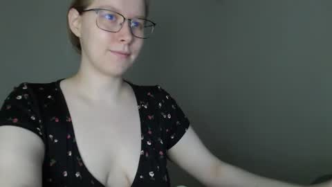 alinasei online show from July 3, 10:32 am