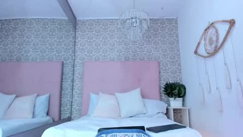 AlinaSimmons online show from March 17, 7:17 pm