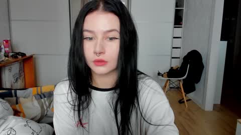 Snapshot of alinegreeeen chatting on December 10, 5:17 am Aline Greeeen online show from December 10, 5:17 am