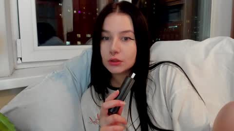 Snapshot of alinegreeeen chatting on December 22, 11:11 am Aline Greeeen online show from December 22, 11:11 am