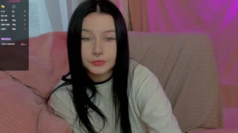 Snapshot of alinegreeeen chatting on January 5, 3:43 am Aline Greeeen online show from January 5, 3:43 am