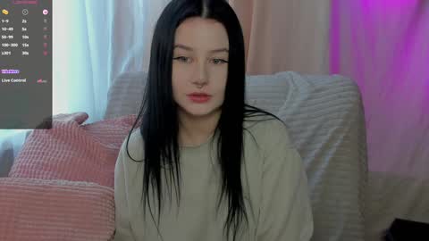 Snapshot of alinegreeeen chatting on January 9, 8:34 am Aline Greeeen online show from January 9, 8:34 am