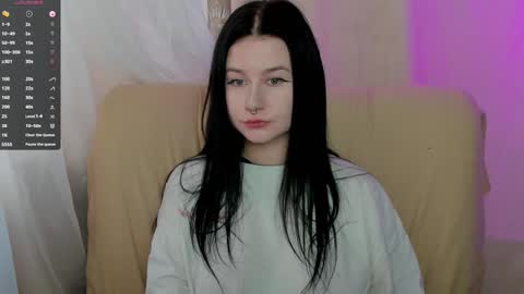 Snapshot of alinegreeeen chatting on January 25, 9:26 am Aline Greeeen online show from January 25, 9:26 am