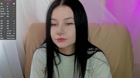 Snapshot of alinegreeeen chatting on January 26, 7:53 am Aline Greeeen online show from January 26, 7:53 am