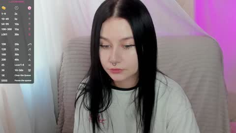 Snapshot of alinegreeeen chatting on January 31, 7:07 am Aline Greeeen online show from January 31, 7:07 am