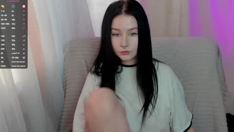 Snapshot of alinegreeeen chatting on February 6, 10:04 am Aline Greeeen online show from February 6, 10:04 am