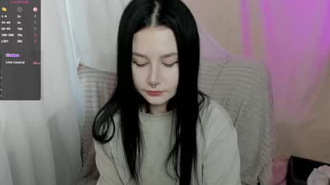 Snapshot of alinegreeeen chatting on February 18, 2:05 am Aline Greeeen online show from February 18, 2:05 am